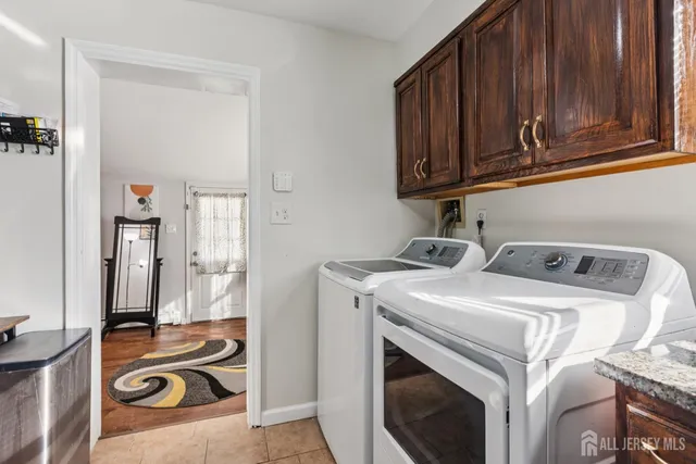 $549,000 | 41 Pinetree Drive, Sayreville, NJ 08859