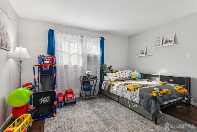 $549,000 | 41 Pinetree Drive, Sayreville, NJ 08859