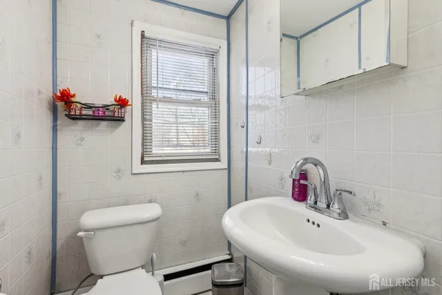 $549,000 | 41 Pinetree Drive, Sayreville, NJ 08859