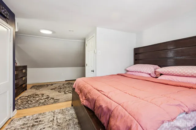 $549,000 | 41 Pinetree Drive, Sayreville, NJ 08859