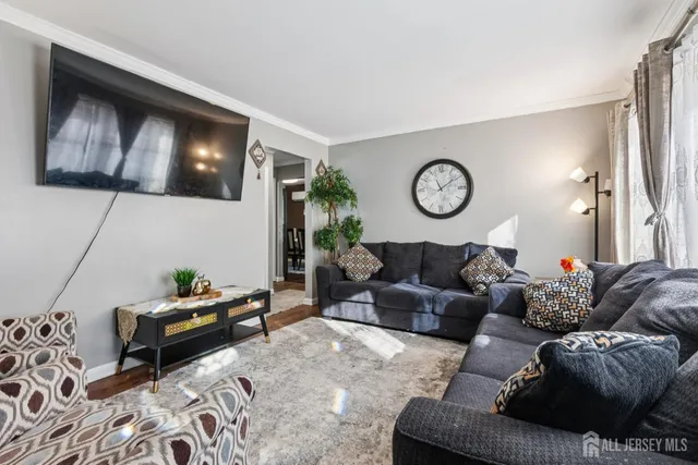 $549,000 | 41 Pinetree Drive, Sayreville, NJ 08859