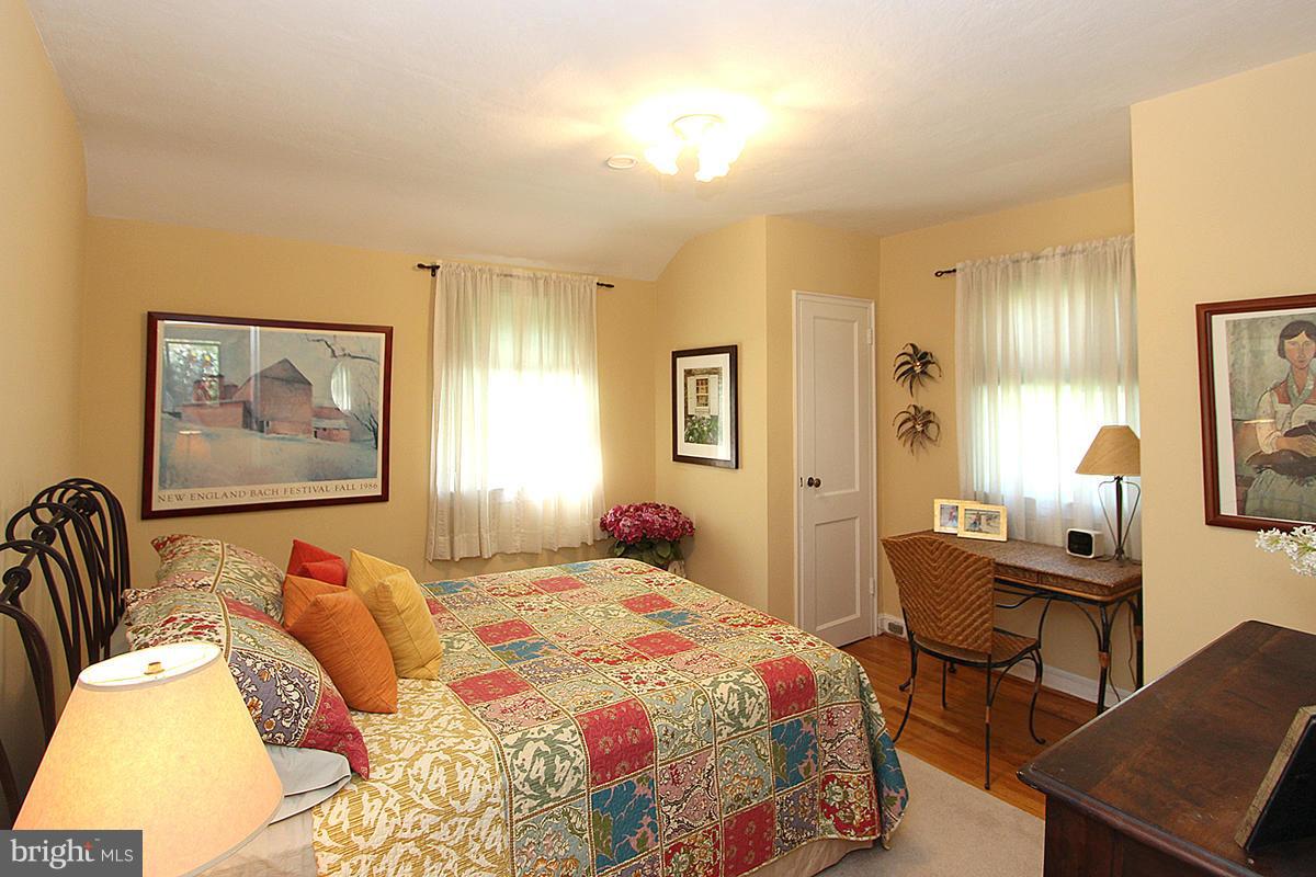 5923 Conway Road Bethesda, MD 20817 - Photo 18 of 26 Bedroom #2 w/closet system