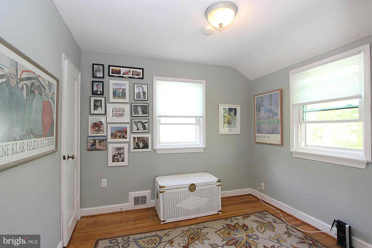 5923 Conway Road Bethesda, MD 20817 - Photo 19 of 26 Bedroom #3 w/closet system