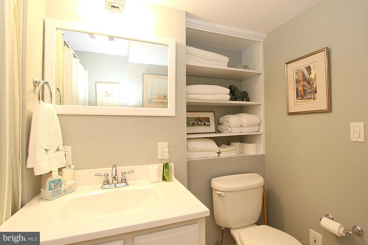 5923 Conway Road Bethesda, MD 20817 - Photo 23 of 26 Bath