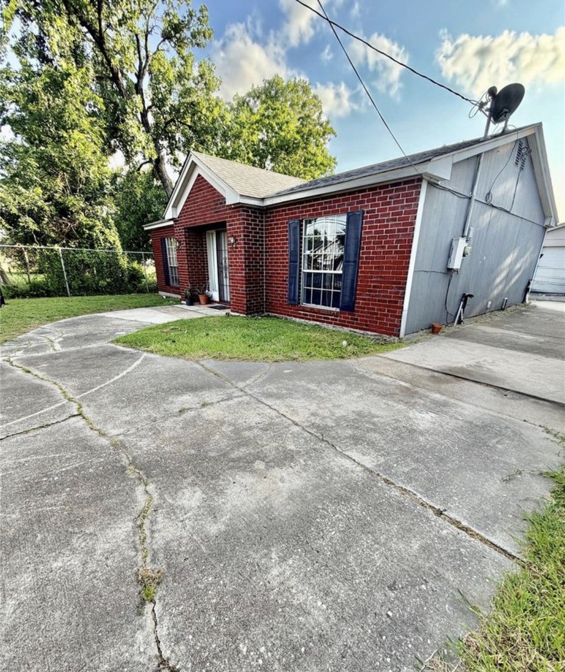 1919 Gregg Street Houston, TX 77020 - Photo 1 of 16