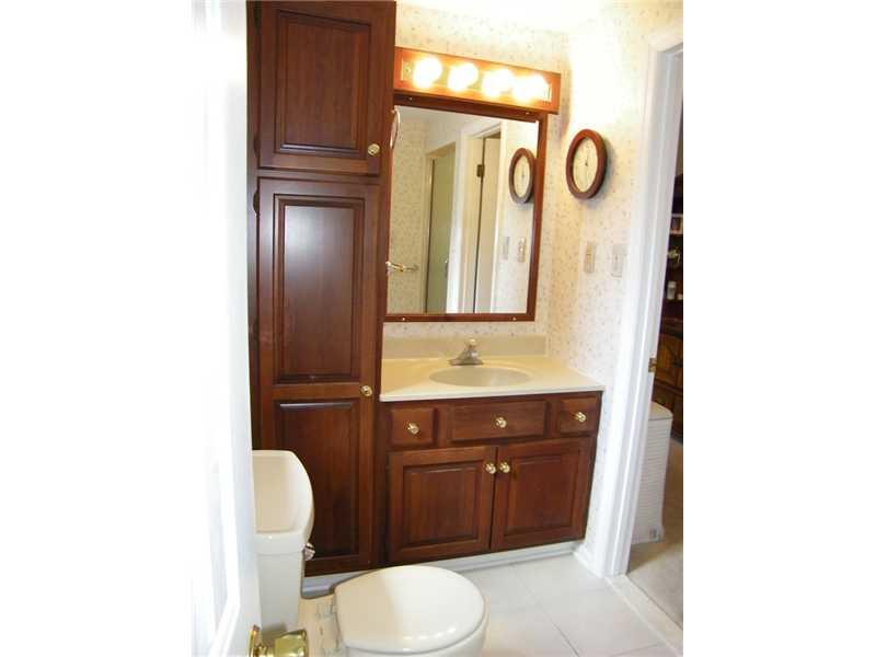 2573 Wickline Road Gibsonia, PA 15044 - Photo 15 of 25 Full Bath.