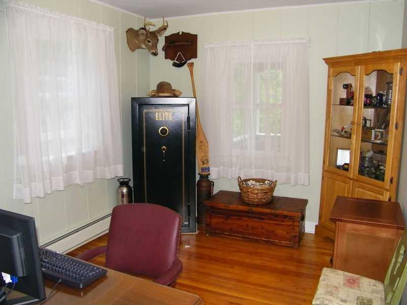 2573 Wickline Road Gibsonia, PA 15044 - Photo 17 of 25 Bedroom.