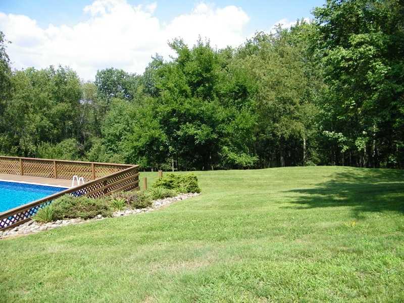 2573 Wickline Road Gibsonia, PA 15044 - Photo 21 of 25 Yard/Garden.
