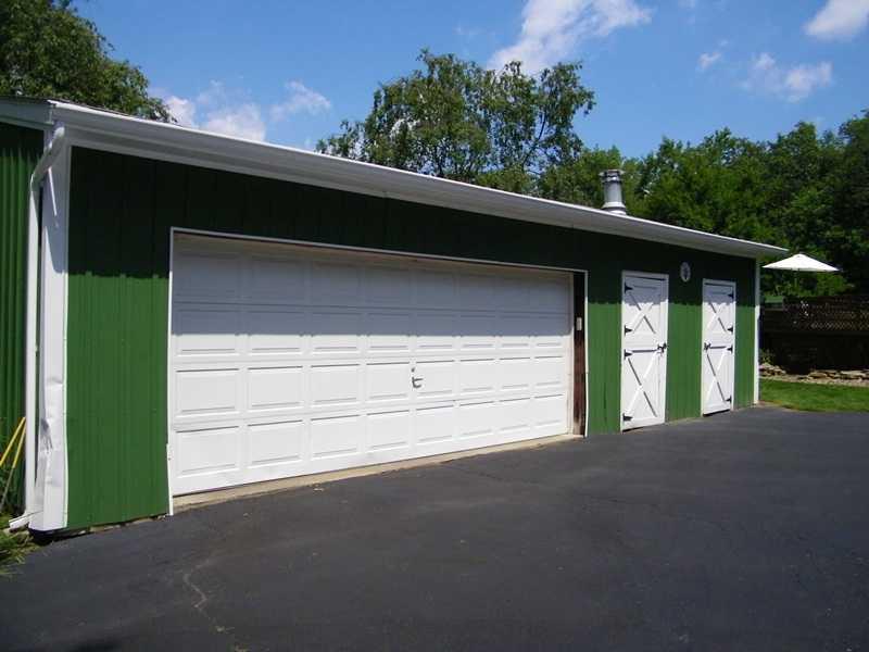 2573 Wickline Road Gibsonia, PA 15044 - Photo 23 of 25 Parking Lot/Garage.