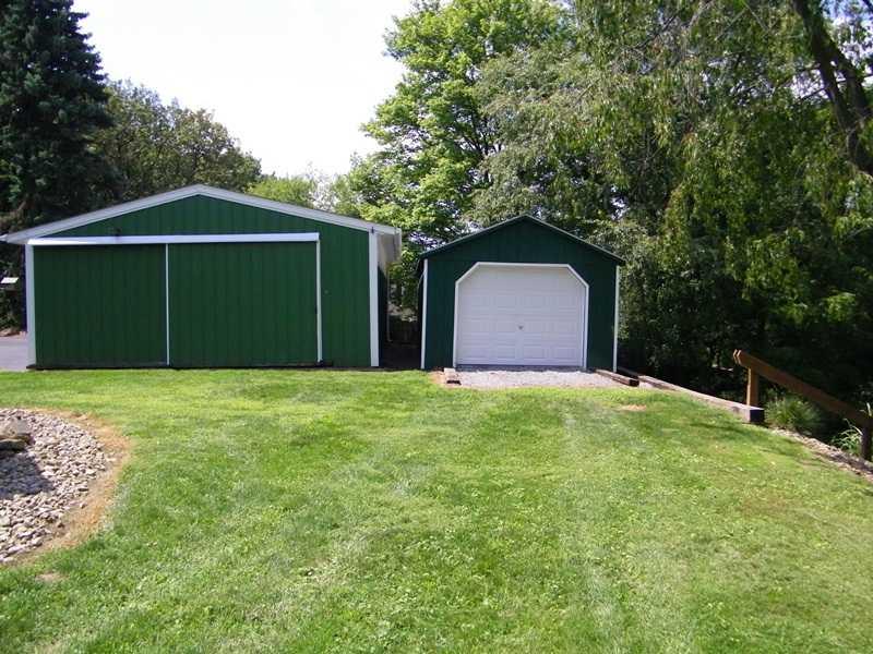 2573 Wickline Road Gibsonia, PA 15044 - Photo 24 of 25 Parking Lot/Garage.
