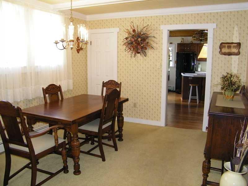 2573 Wickline Road Gibsonia, PA 15044 - Photo 6 of 25 Dining Room.
