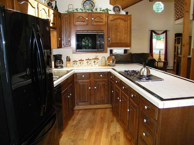2573 Wickline Road Gibsonia, PA 15044 - Photo 8 of 25 Kitchen.