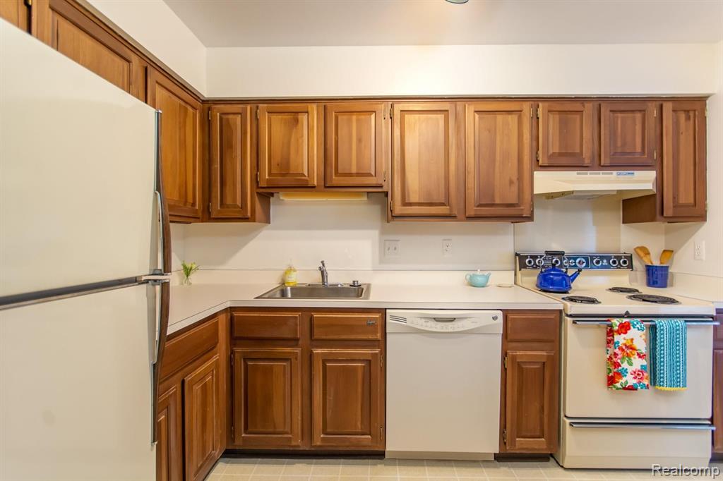30445 West 14 Mile Road, Unit 67 Farmington Hills, MI 48334 - Photo 8 of 16