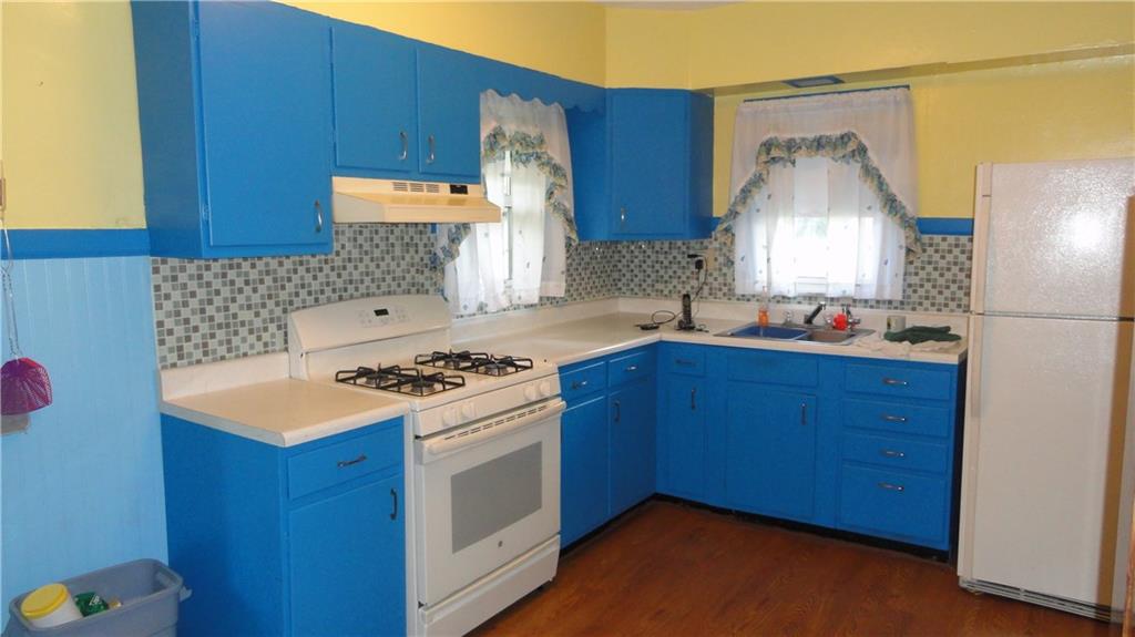 325 Bellevue Road Pittsburgh, PA 15229 - Photo 3 of 25 Spacious Kitchen