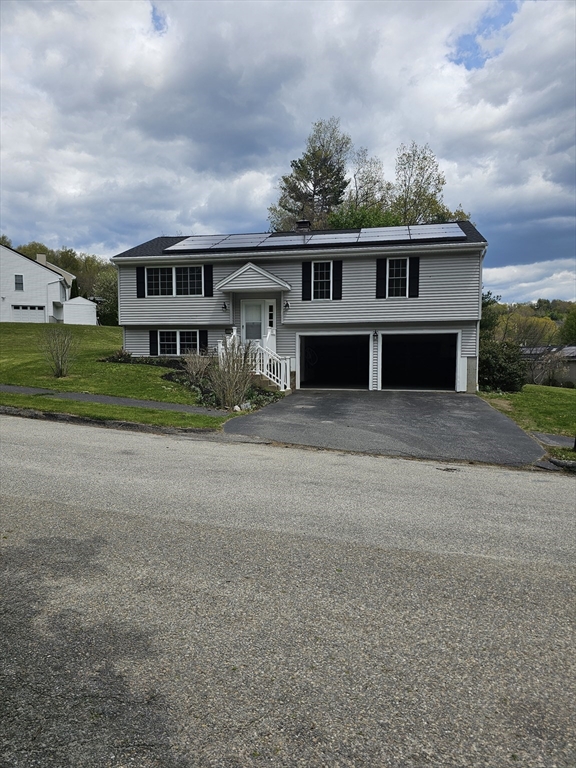 14 Pinewood Lane Worcester, MA 01609 - Photo 2 of 16