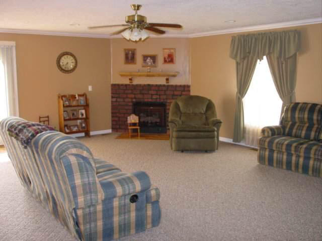 7643 South Old Palmyra Road Pekin, IN 47165 - Photo 3 of 8 Gallery Image 3