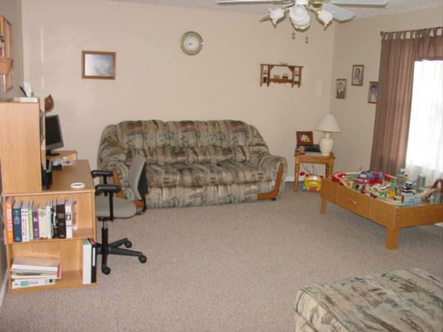 7643 South Old Palmyra Road Pekin, IN 47165 - Photo 7 of 8 Gallery Image 7
