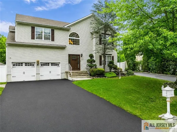$900,000 | 26 Carrington Court, Old Bridge, NJ 07747