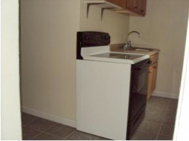62 Spring Street Laconia, NH 03246 - Photo 8 of 12