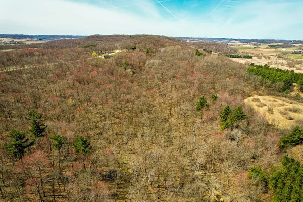 $325,000 | 0 Lovers Lane, Elroy, WI 53929