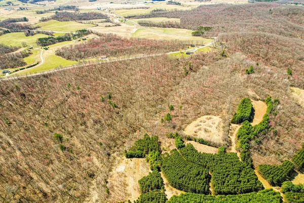 $325,000 | 0 Lovers Lane, Elroy, WI 53929