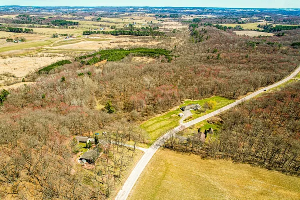 $325,000 | 0 Lovers Lane, Elroy, WI 53929