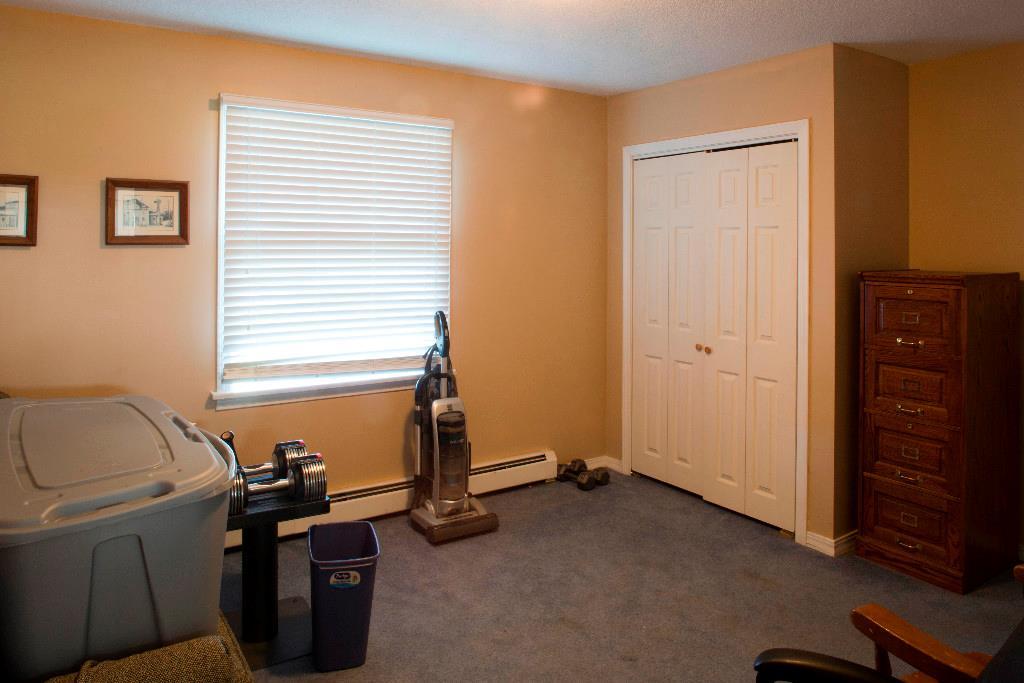 325 Pushaw Road Bangor, ME 04401 - Photo 16 of 32 1st floor bedroom has a closet