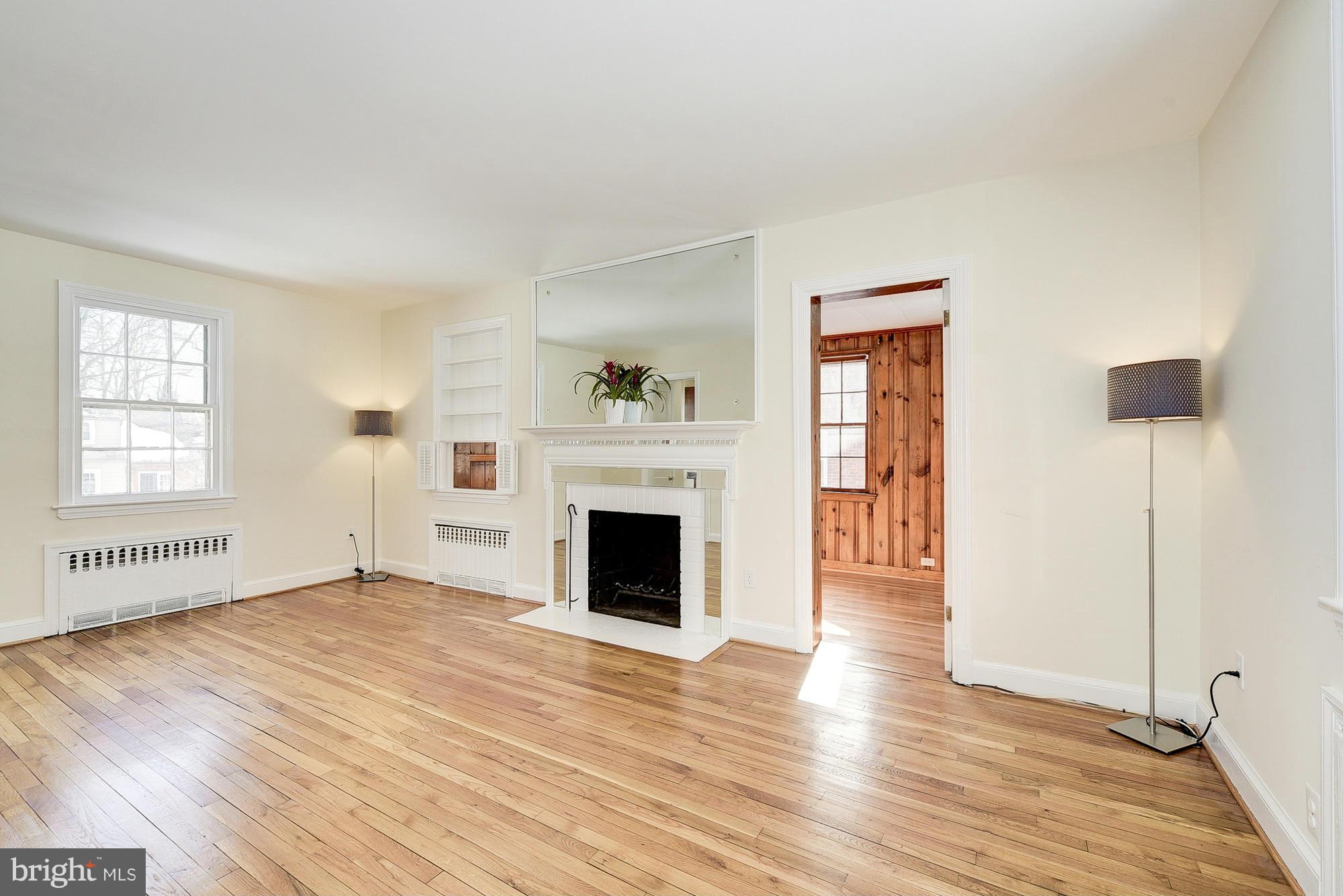 8809 Bradford Road Silver Spring, MD 20901 - Photo 5 of 30 Living Room