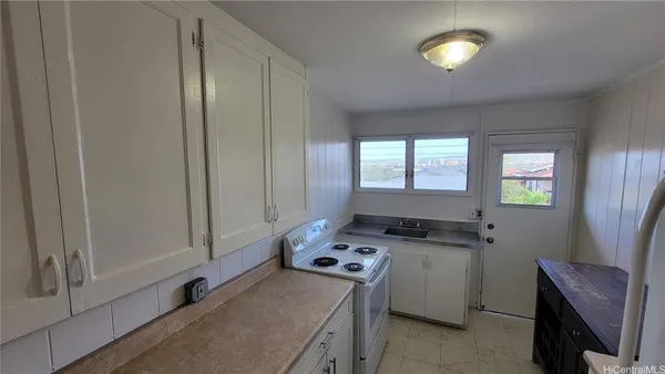 $2,100 | 1009 Maluna Street, Honolulu, HI 96818