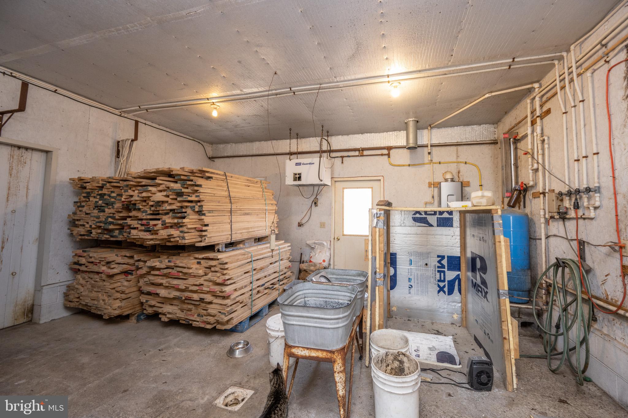 616 Crab Run Road Grantsville, MD 21536 - Photo 26 of 43 a view of walk in closet