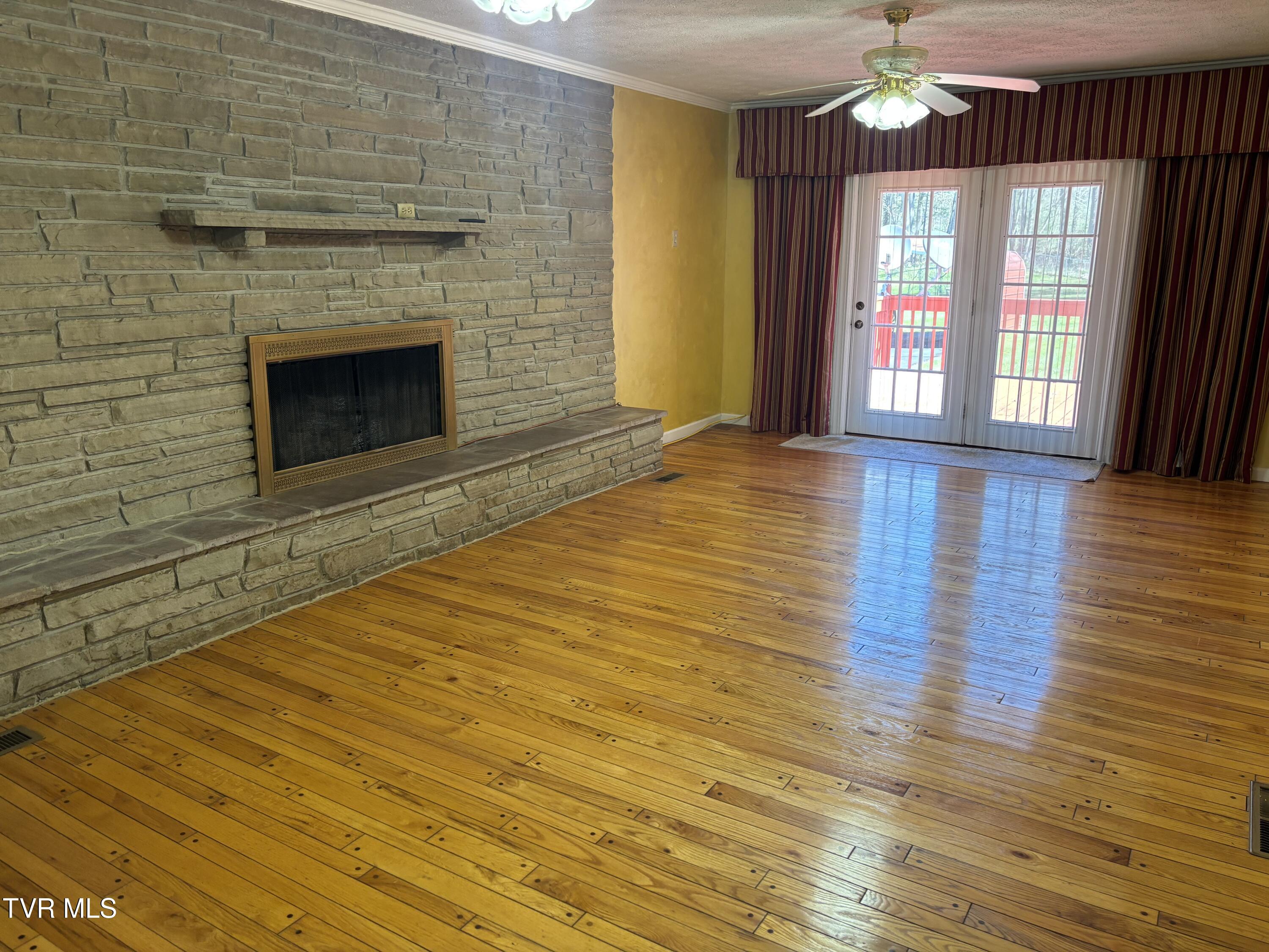 1867 Gentry Creek Road Laurel Bloomery, TN 37680 - Photo 18 of 30 IMG_5342