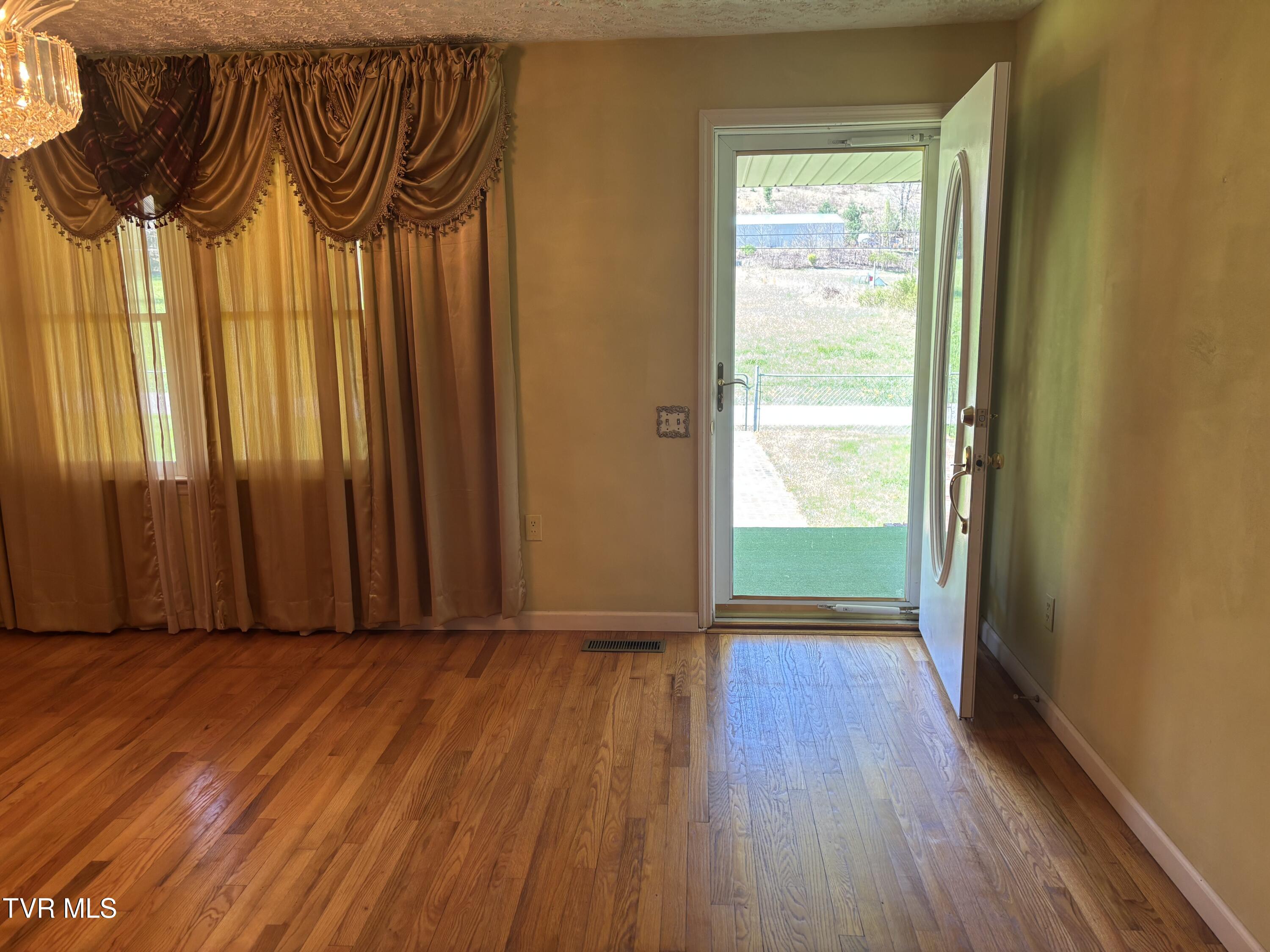 1867 Gentry Creek Road Laurel Bloomery, TN 37680 - Photo 25 of 30 IMG_5349