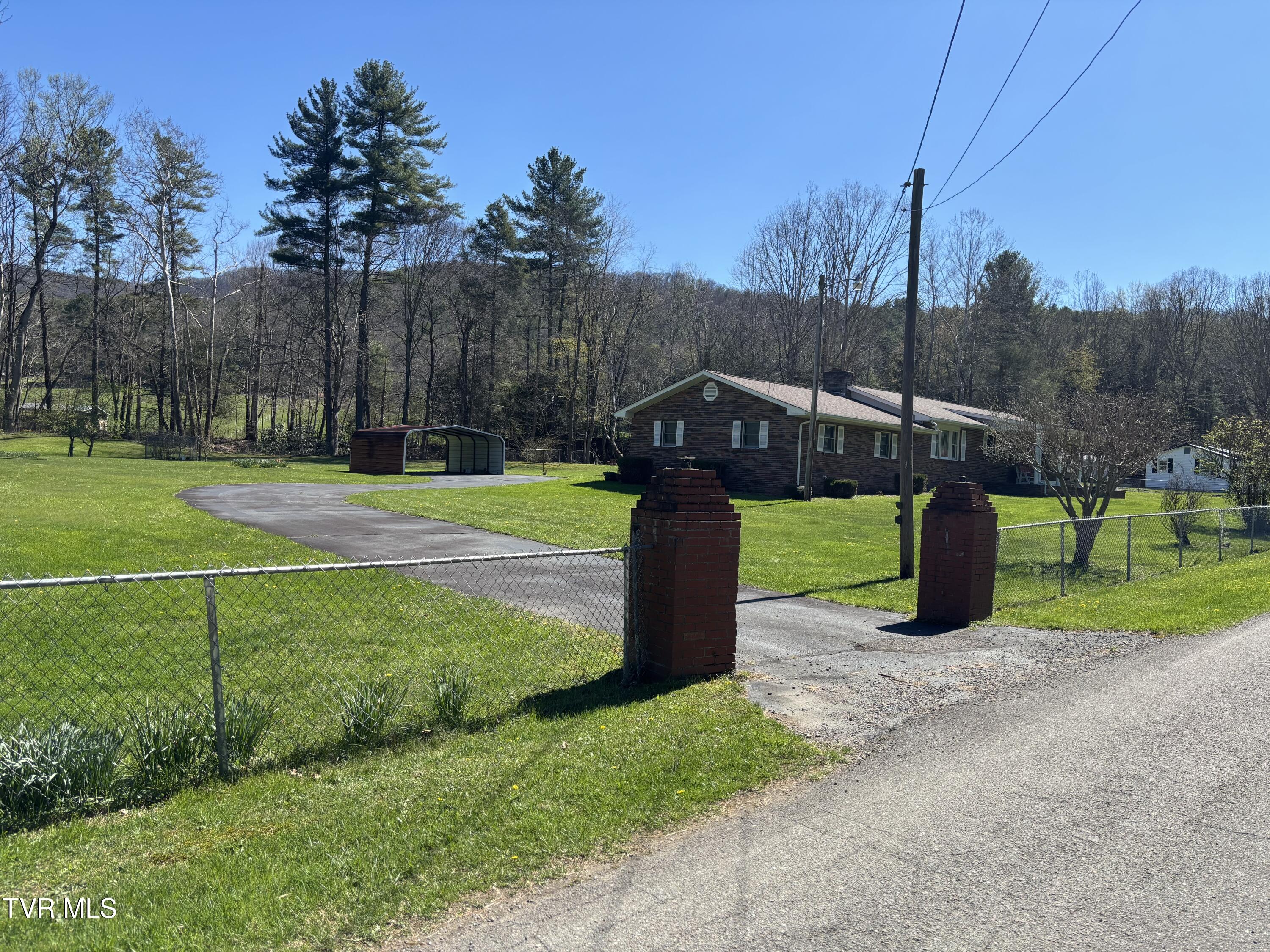 1867 Gentry Creek Road Laurel Bloomery, TN 37680 - Photo 3 of 30 IMG_5326