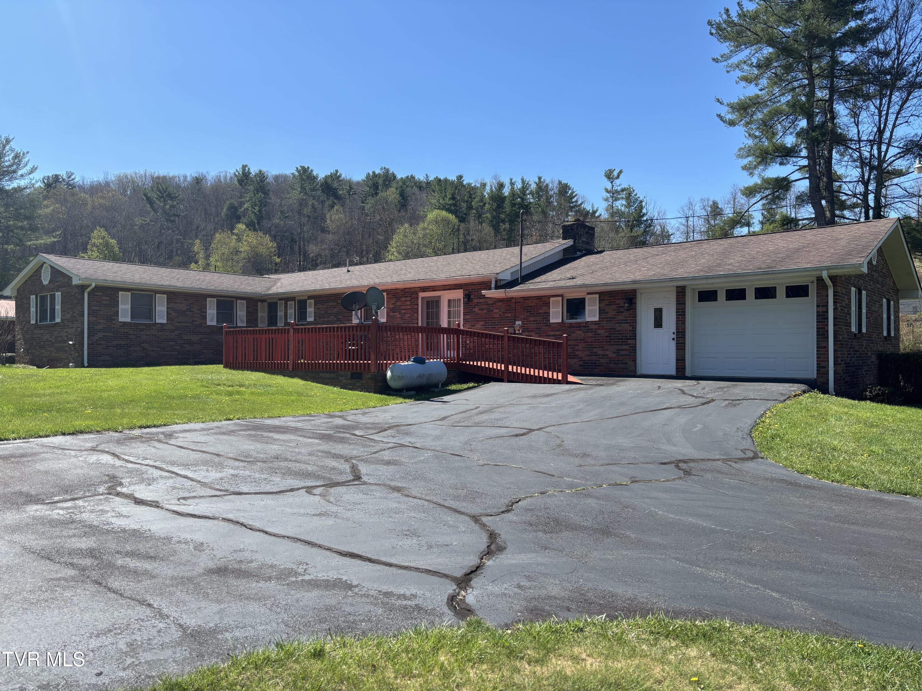 1867 Gentry Creek Road Laurel Bloomery, TN 37680 - Photo 4 of 30 IMG_5327