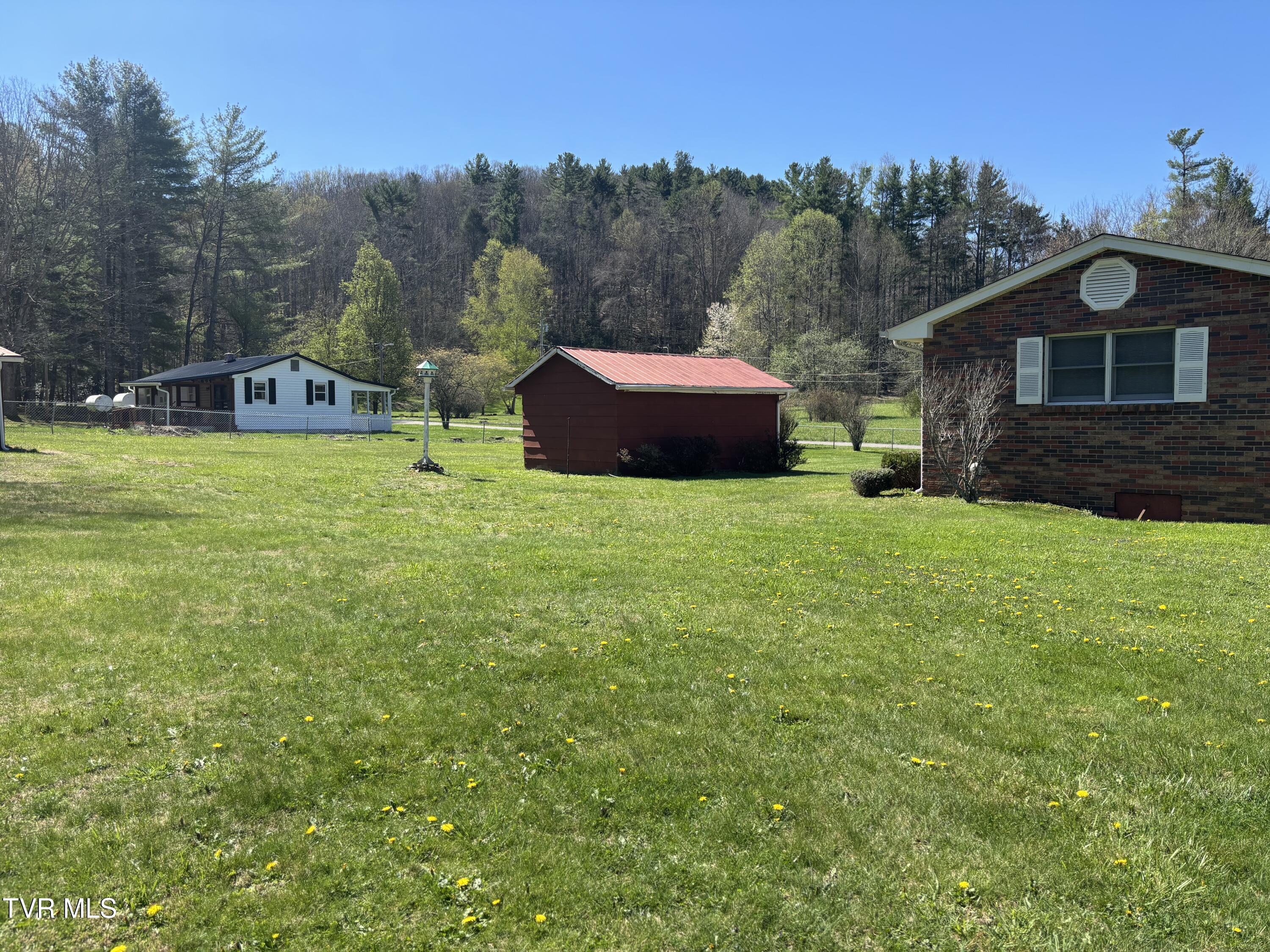 1867 Gentry Creek Road Laurel Bloomery, TN 37680 - Photo 5 of 30 IMG_5329