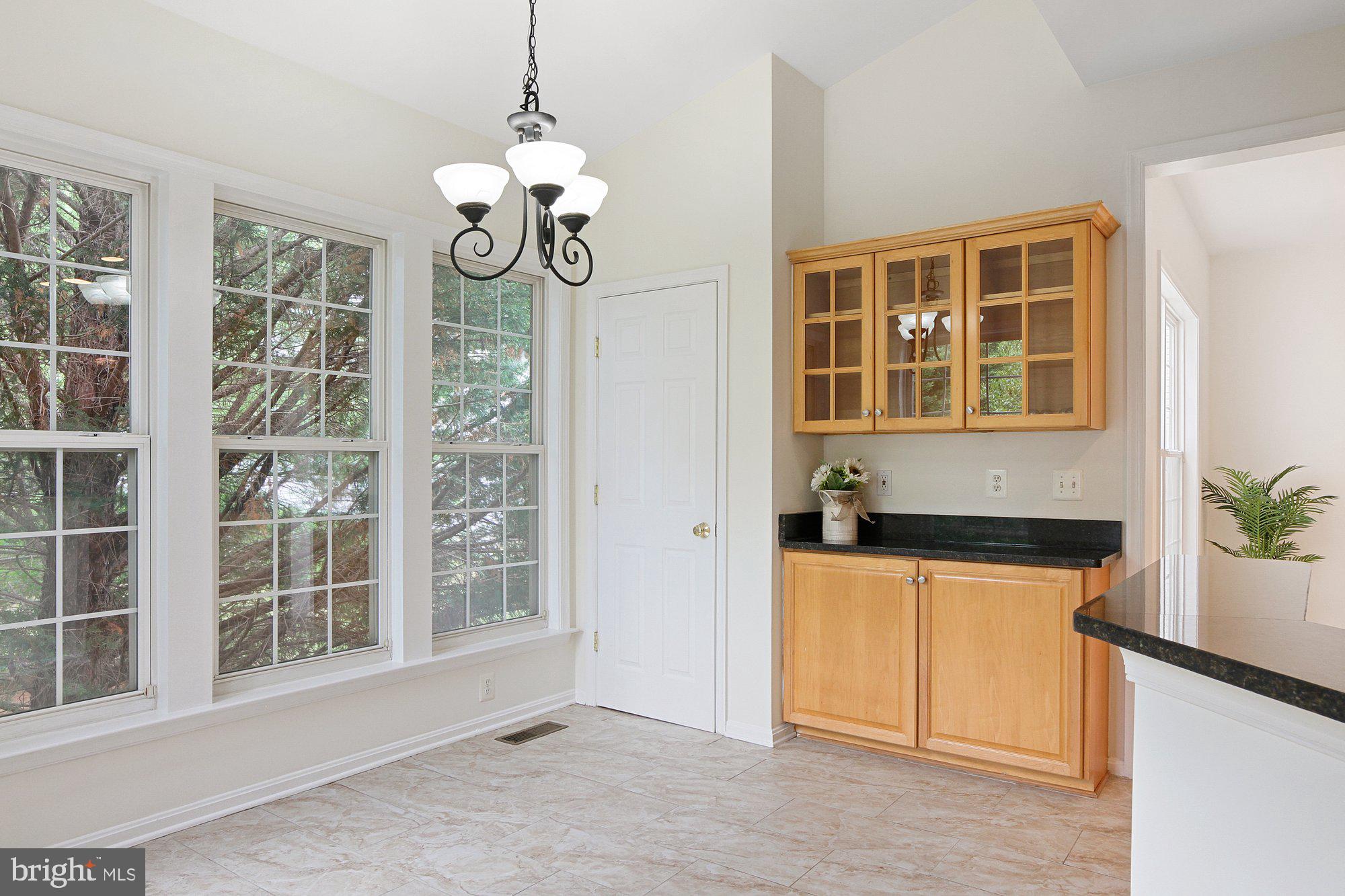 2453 Leyland Ridge Road Herndon, VA 20171 - Photo 9 of 28 Gallery Image 9