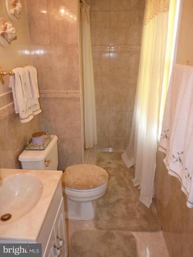 17024 Old Baltimore Road Olney, MD 20832 - Photo 22 of 28 Master Bath