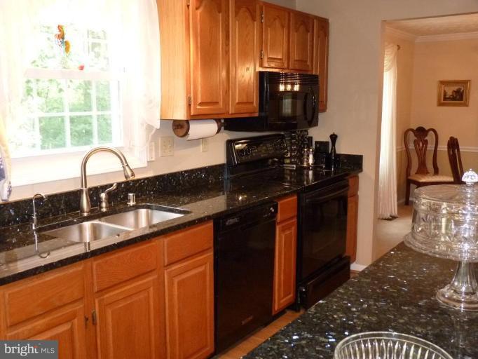 17024 Old Baltimore Road Olney, MD 20832 - Photo 9 of 28 Kitchen