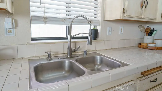 a close view of sink and tap