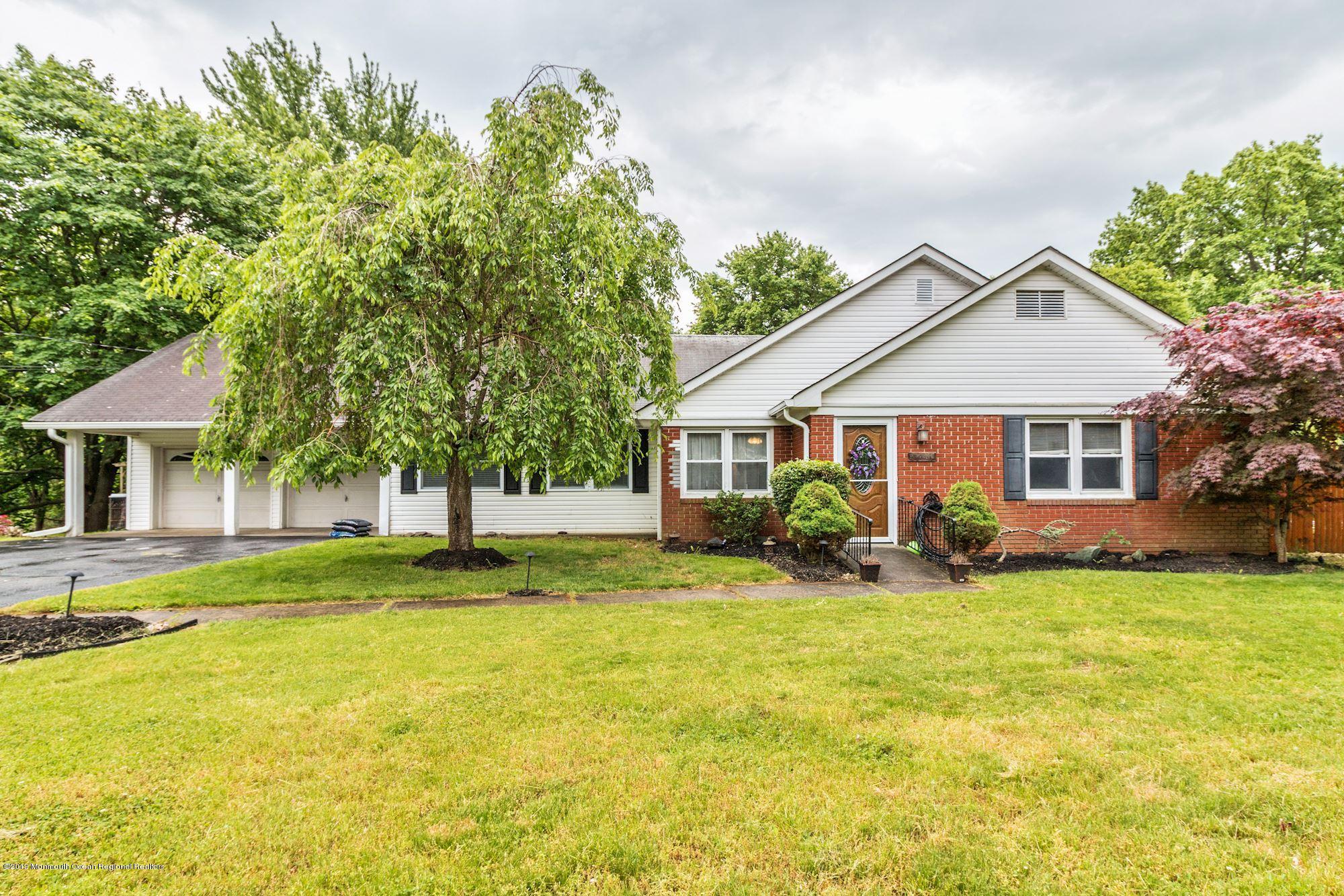 64 Duchess Court Freehold, NJ 07728 - Photo 2 of 63 003_64_DUCHESS_CT_265385_444285