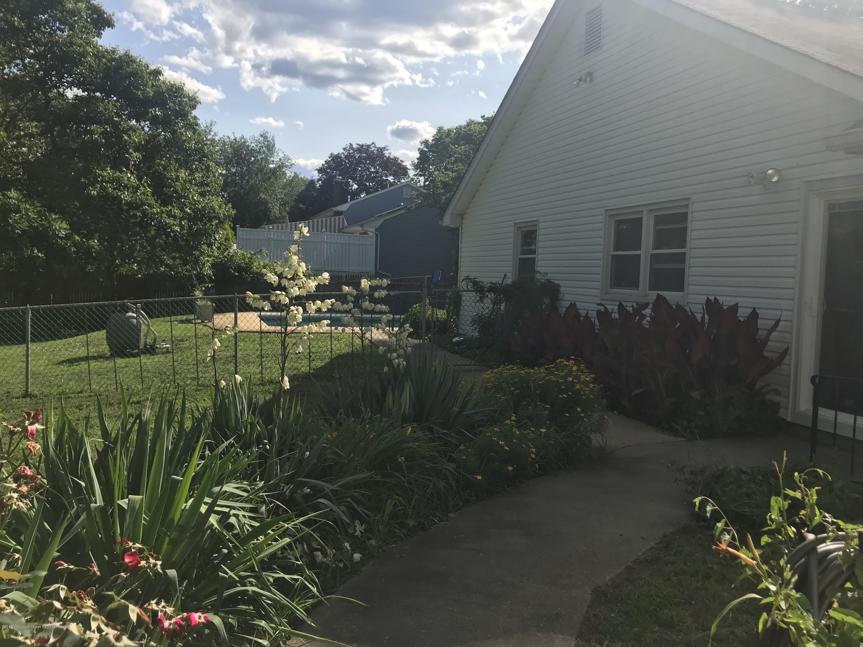 64 Duchess Court Freehold, NJ 07728 - Photo 30 of 63 7ABD7677-3573-438C-BEBD-626754FA6423