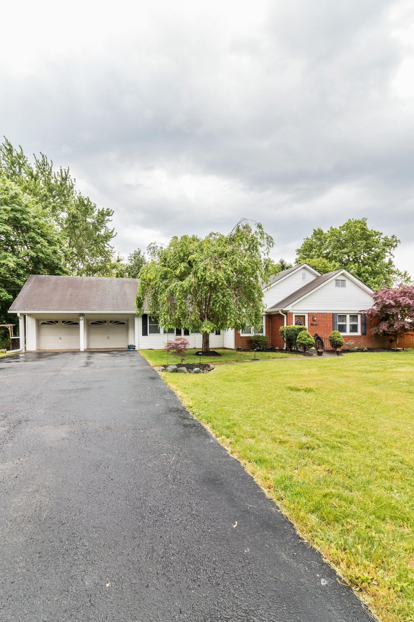 64 Duchess Court Freehold, NJ 07728 - Photo 4 of 63 006_64_DUCHESS_CT_265385_444285
