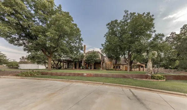 $1,000,000 | 201 Juniper Drive, Lamesa, TX 79331