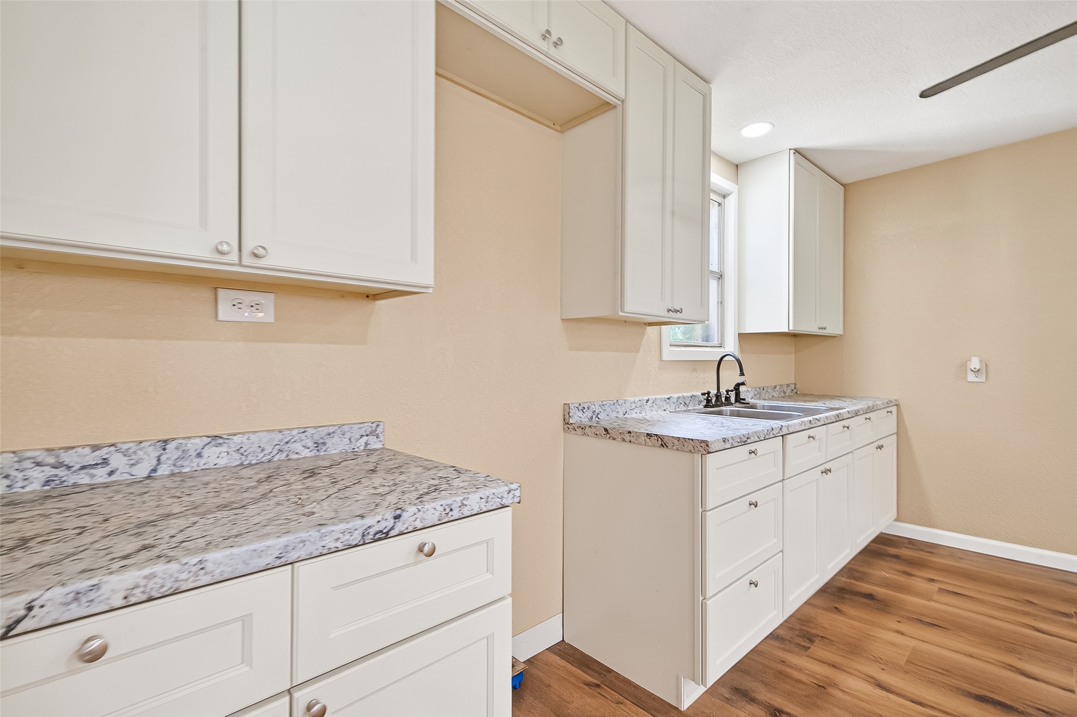 8421 Altimore Road Needville, TX 77461 - Photo 11 of 41