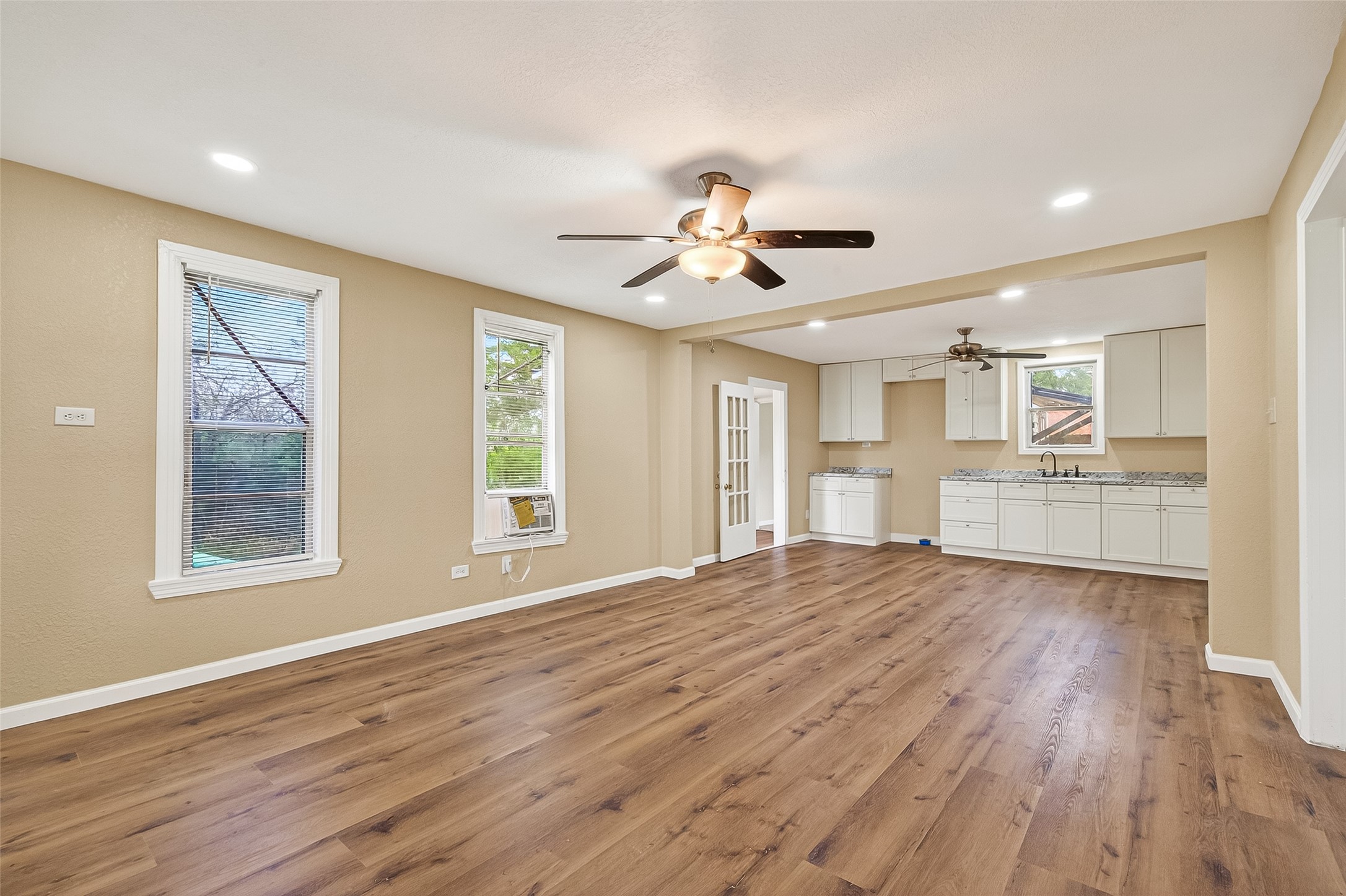 8421 Altimore Road Needville, TX 77461 - Photo 6 of 41