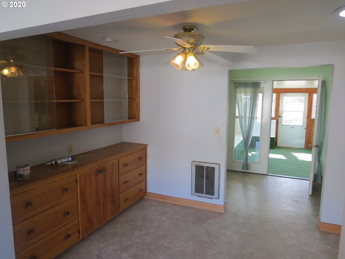 4112 Northeast Riverside Avenue Pendleton, OR 97801 - Photo 5 of 22