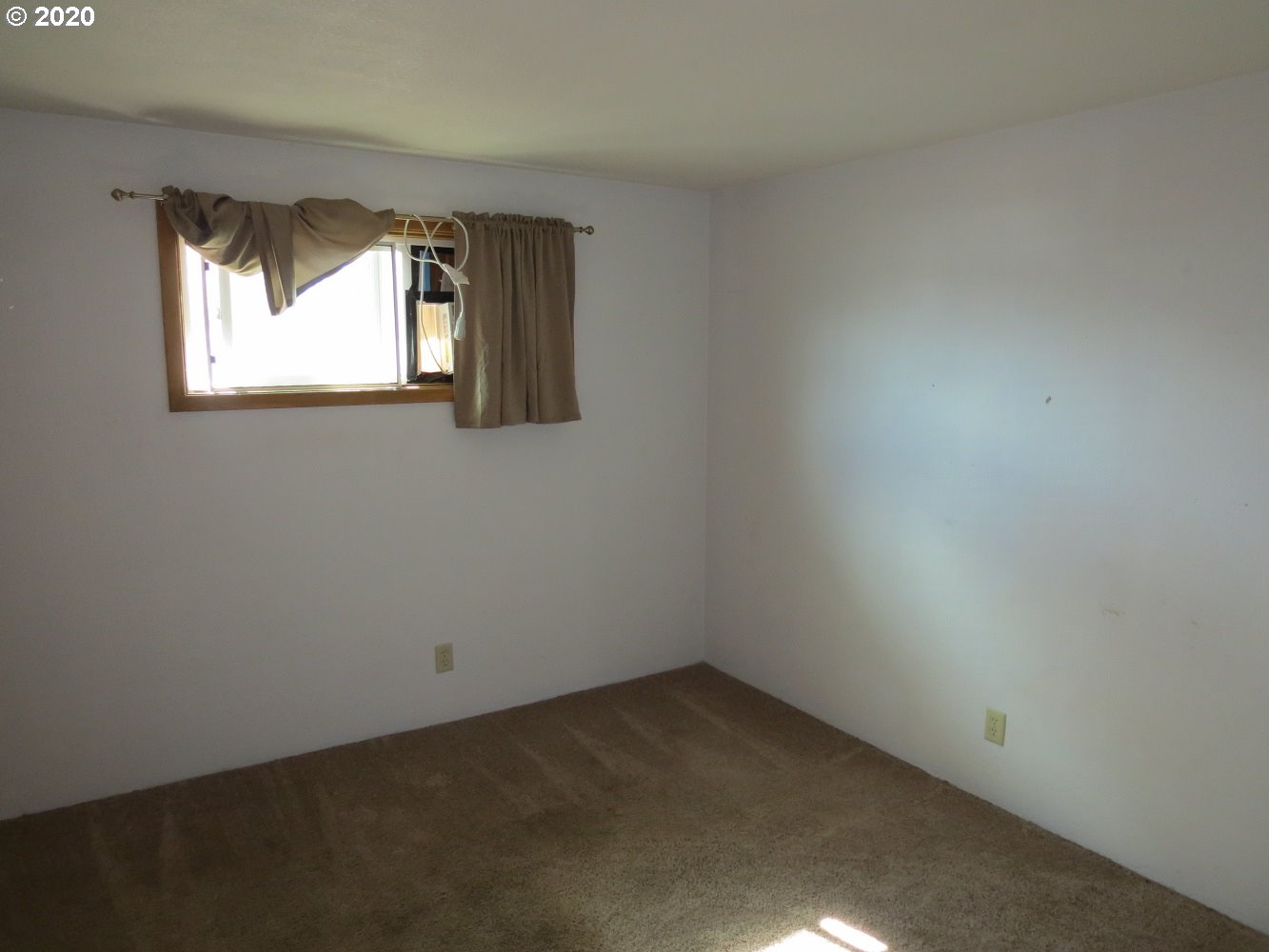 4112 Northeast Riverside Avenue Pendleton, OR 97801 - Photo 9 of 22