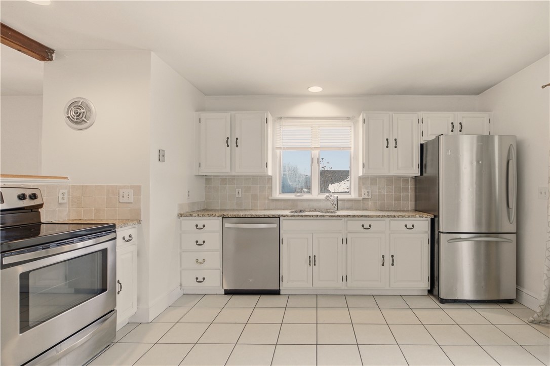 38 Harrison Avenue, Unit 1 Newport, RI 02840 - Photo 12 of 31