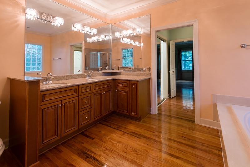 350 Sugar Cane Way Mount Pleasant, SC 29464 - Photo 20 of 24 350SugarCaneWayMasterBath2