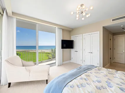 $3,150,000 | 2500 South Ocean Boulevard, Unit 3A3, Palm Beach, FL 33480